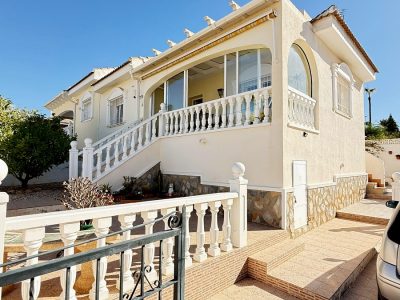 Semi-detached bungalow in Rojales with communal pool views and private solarium, La Fiesta area, Costa Blanca